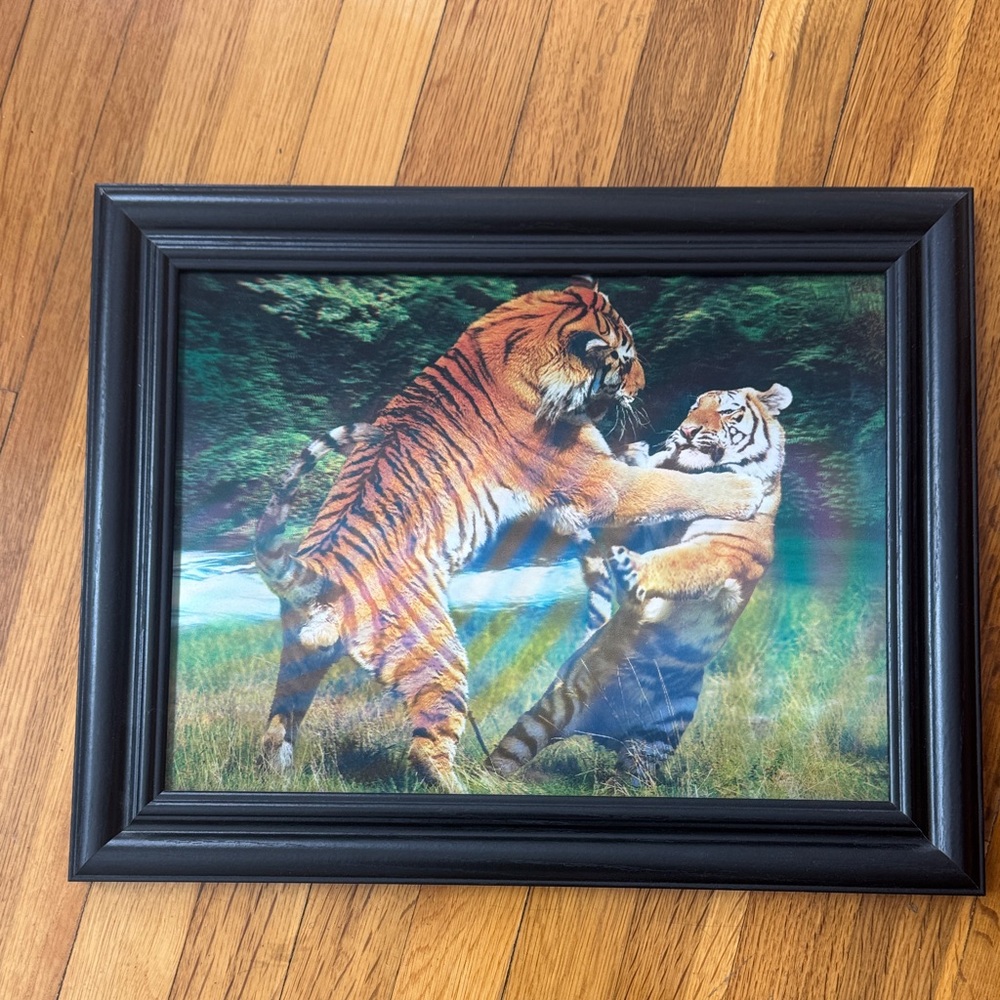Framed Tiger Lenticular Print - Picture 5 of 5